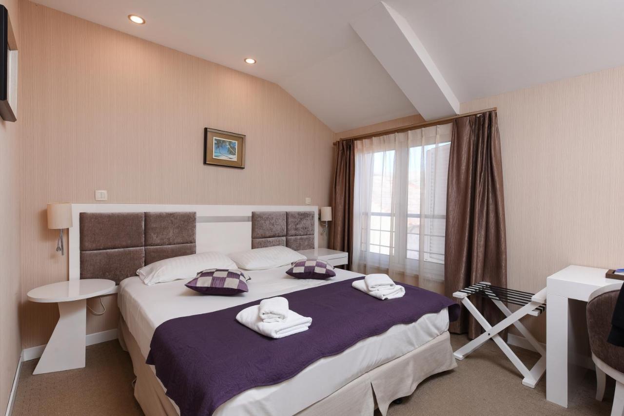 Hotel Family Zane Pag Town